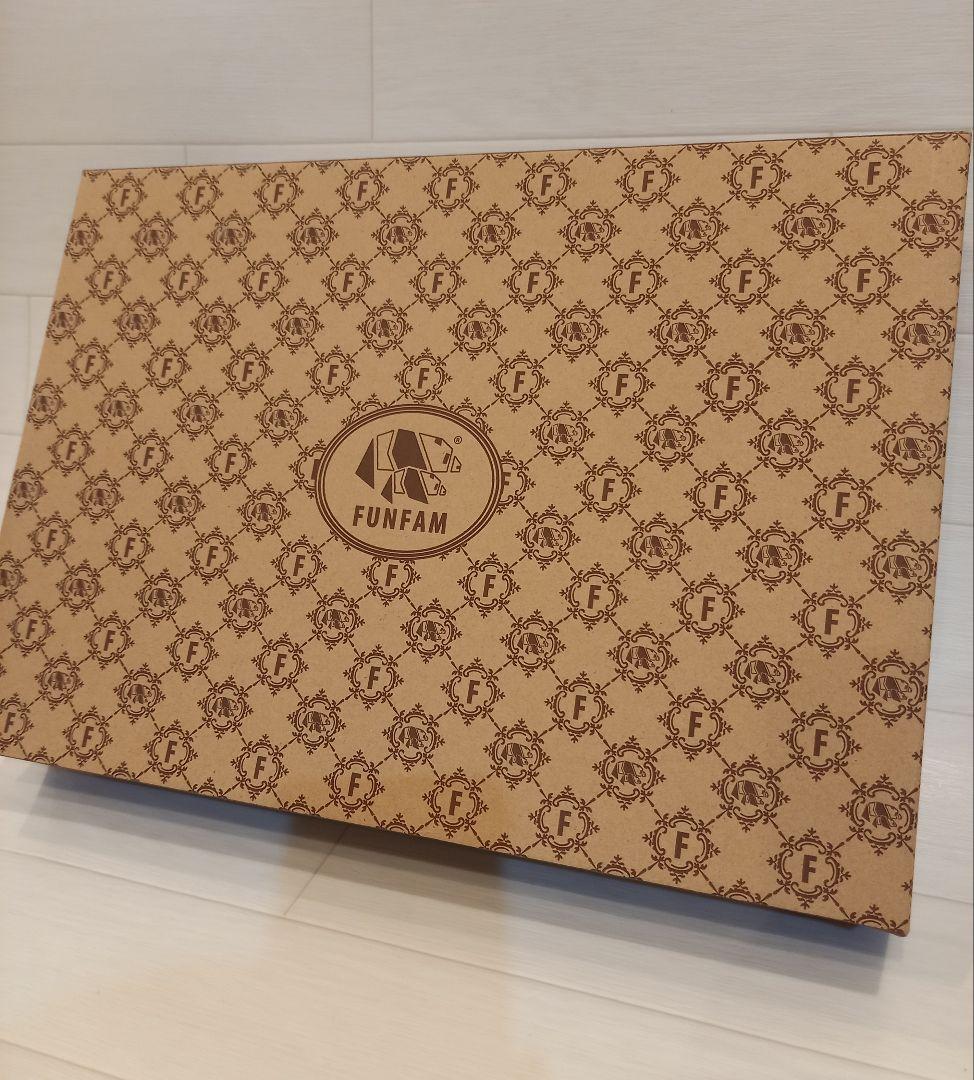 ハローキティ　FUNFAM　ベビー食器　バンブーミールセット　新品　竹製食器