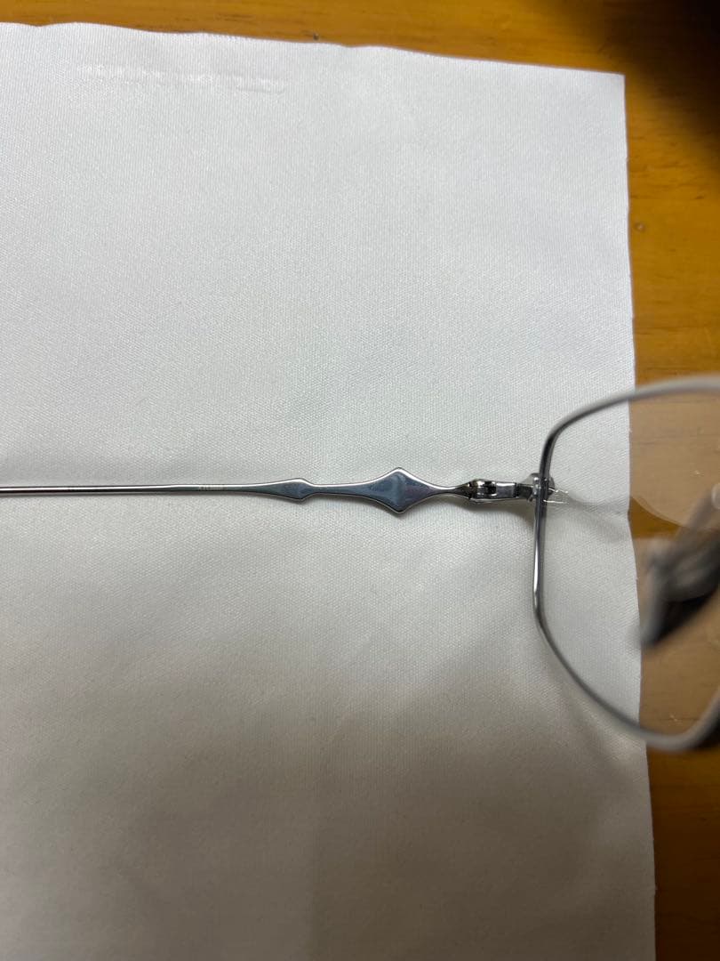 小物 GENTLE MONSTER atomic 02