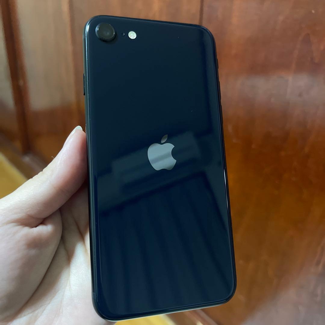 iPhone SE 第3世代 64GB SIMフリー バッテリー100％ 美品