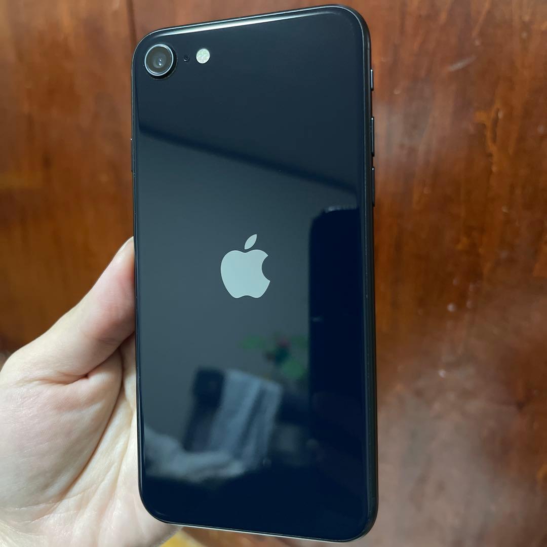 iPhone SE 第3世代 64GB SIMフリー バッテリー100％ 美品