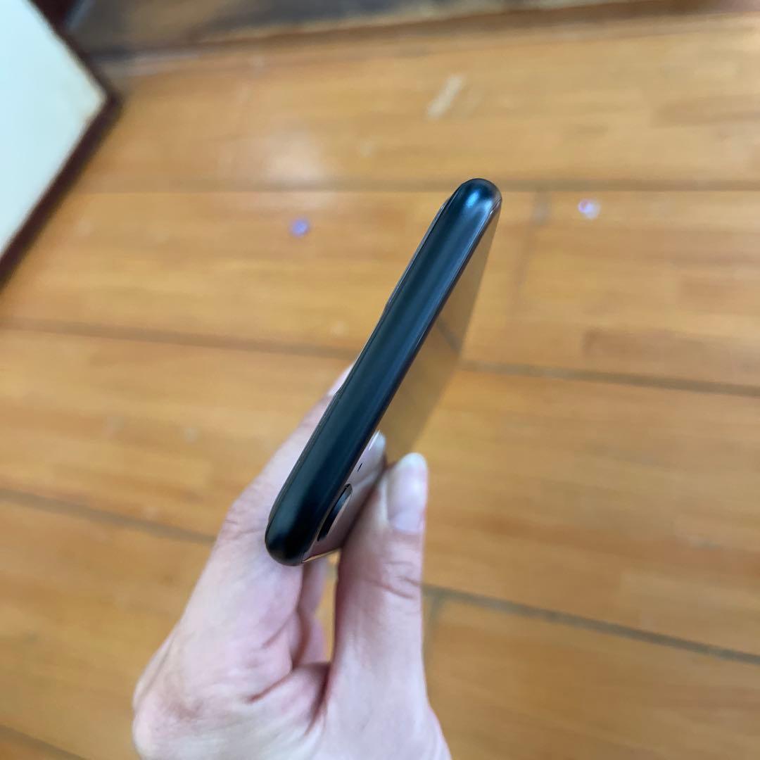 iPhone SE 第3世代 64GB SIMフリー バッテリー100％ 美品