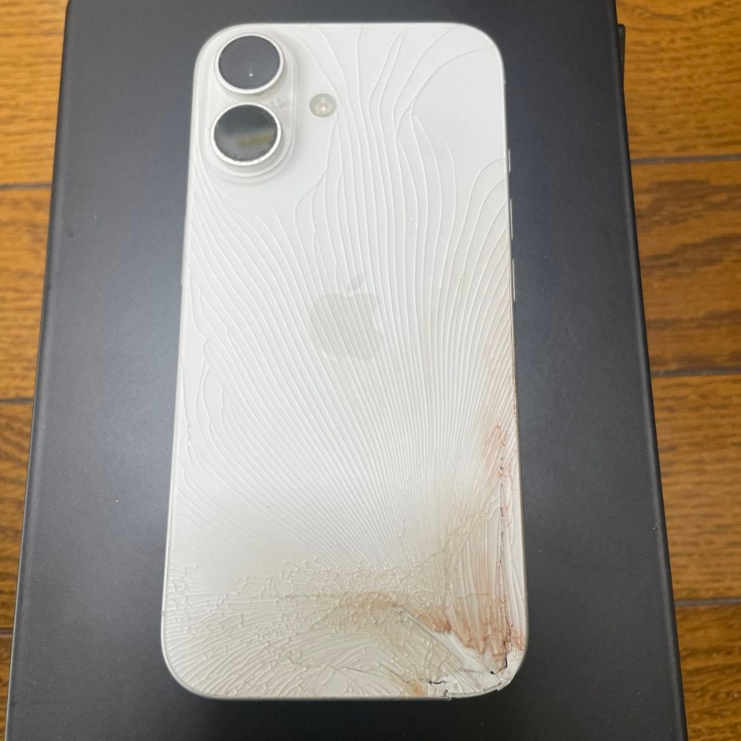 IPhone 16 ジャンク品　背面割れ　ホワイト　256GB