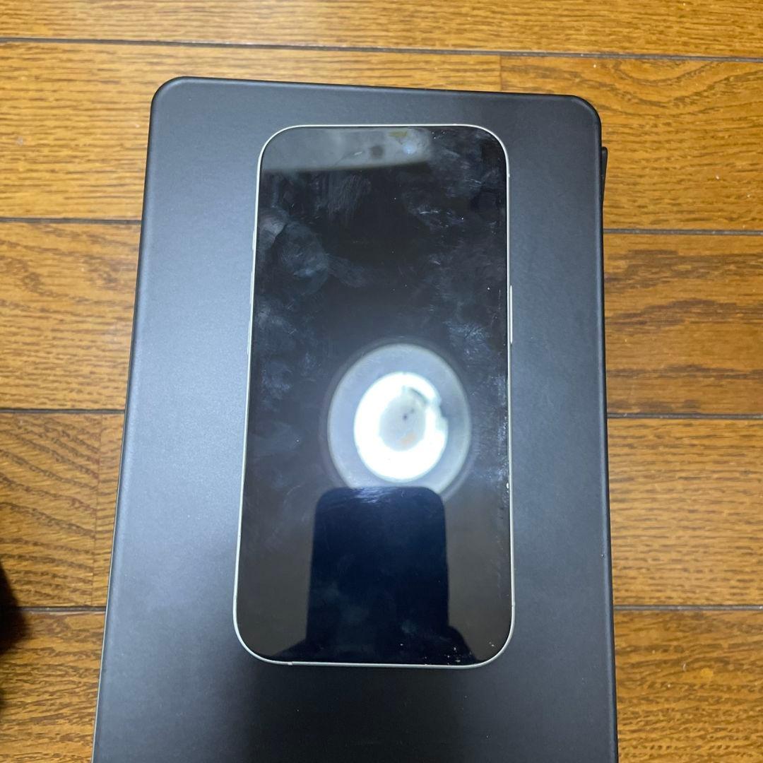 IPhone 16 ジャンク品　背面割れ　ホワイト　256GB
