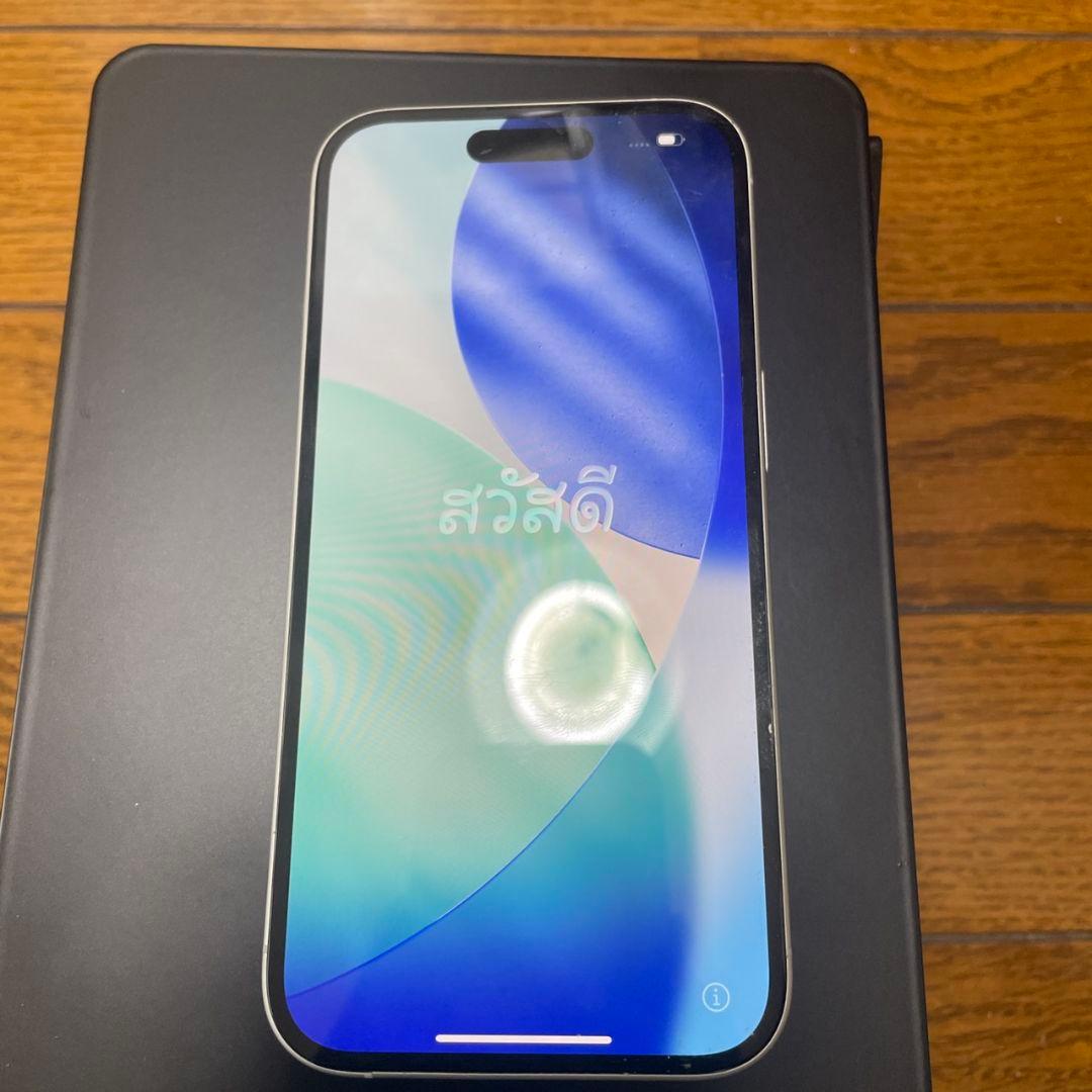 IPhone 16 ジャンク品　背面割れ　ホワイト　256GB