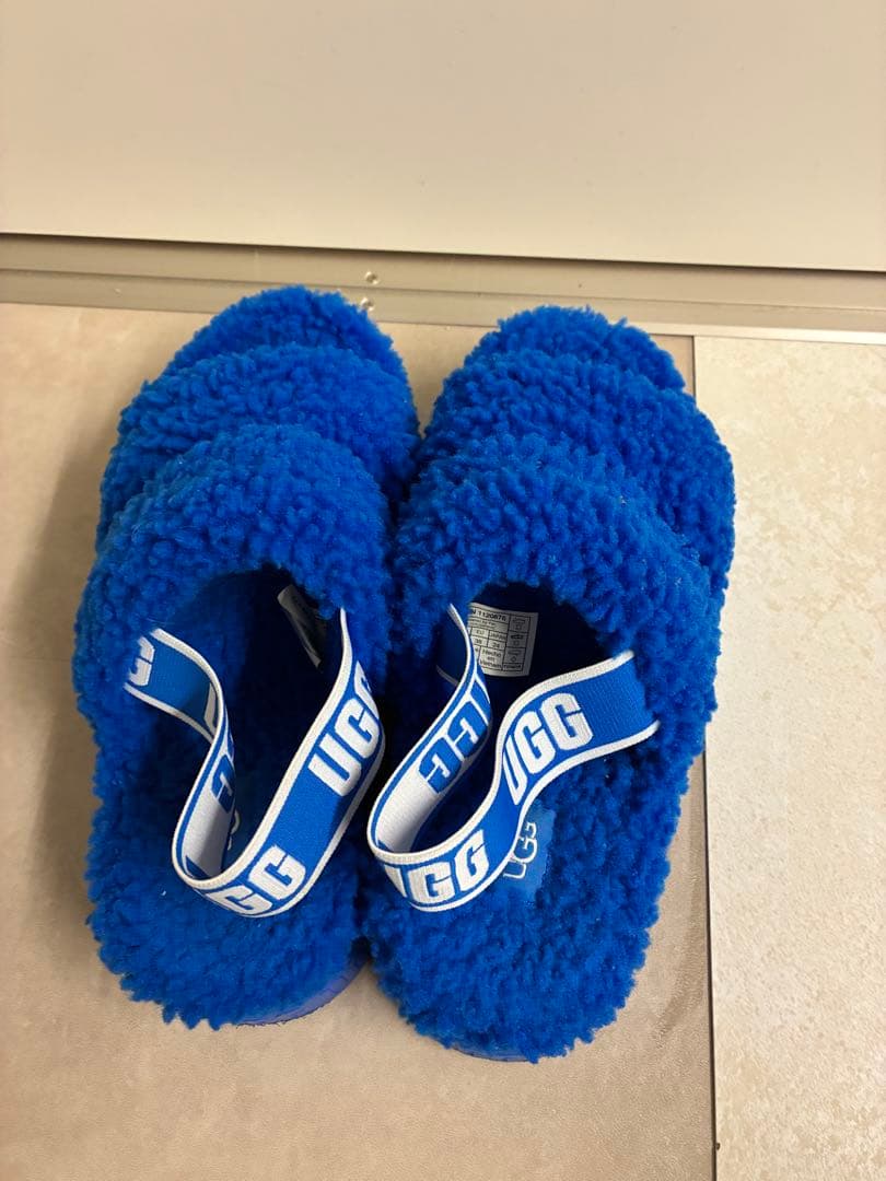 希少色　アグ　オー　フラッフィータ　厚底　もこもこサンダル　ブルー　24cm