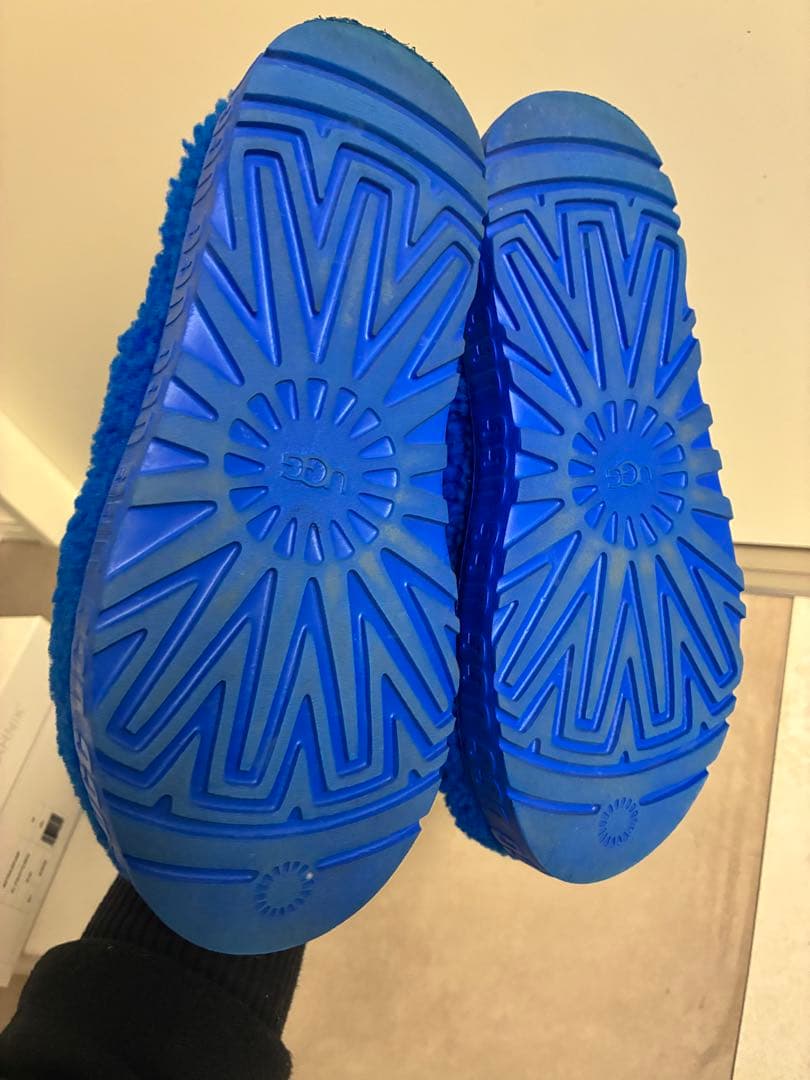 希少色　アグ　オー　フラッフィータ　厚底　もこもこサンダル　ブルー　24cm