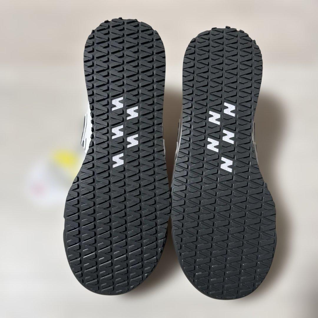 新品未使用　ニューバランス　安全靴　24.5 ホワイト　グレー