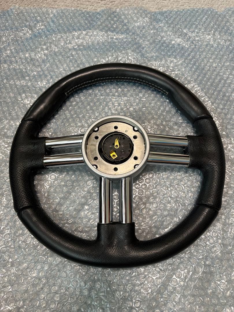 momo V6 ステアリング 348mm Z12ボス付き