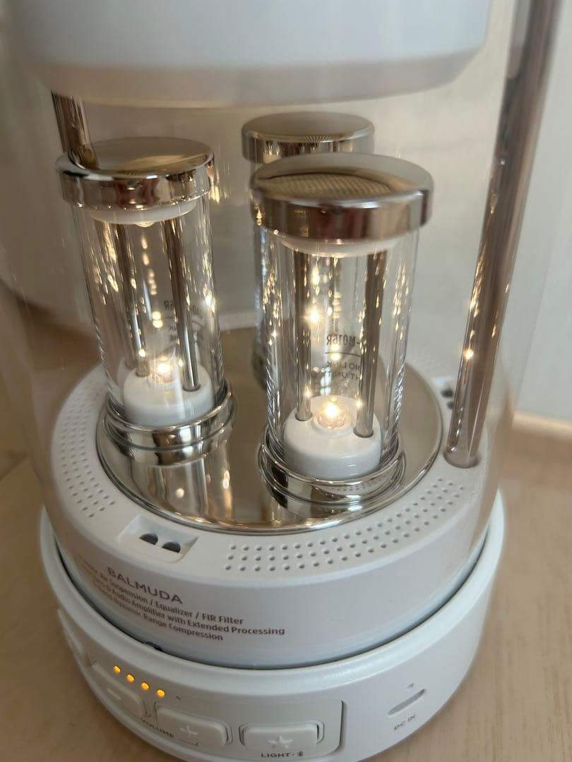 バルミューダ　BALMUDA　M01A-WH ワイヤレススピーカー 白