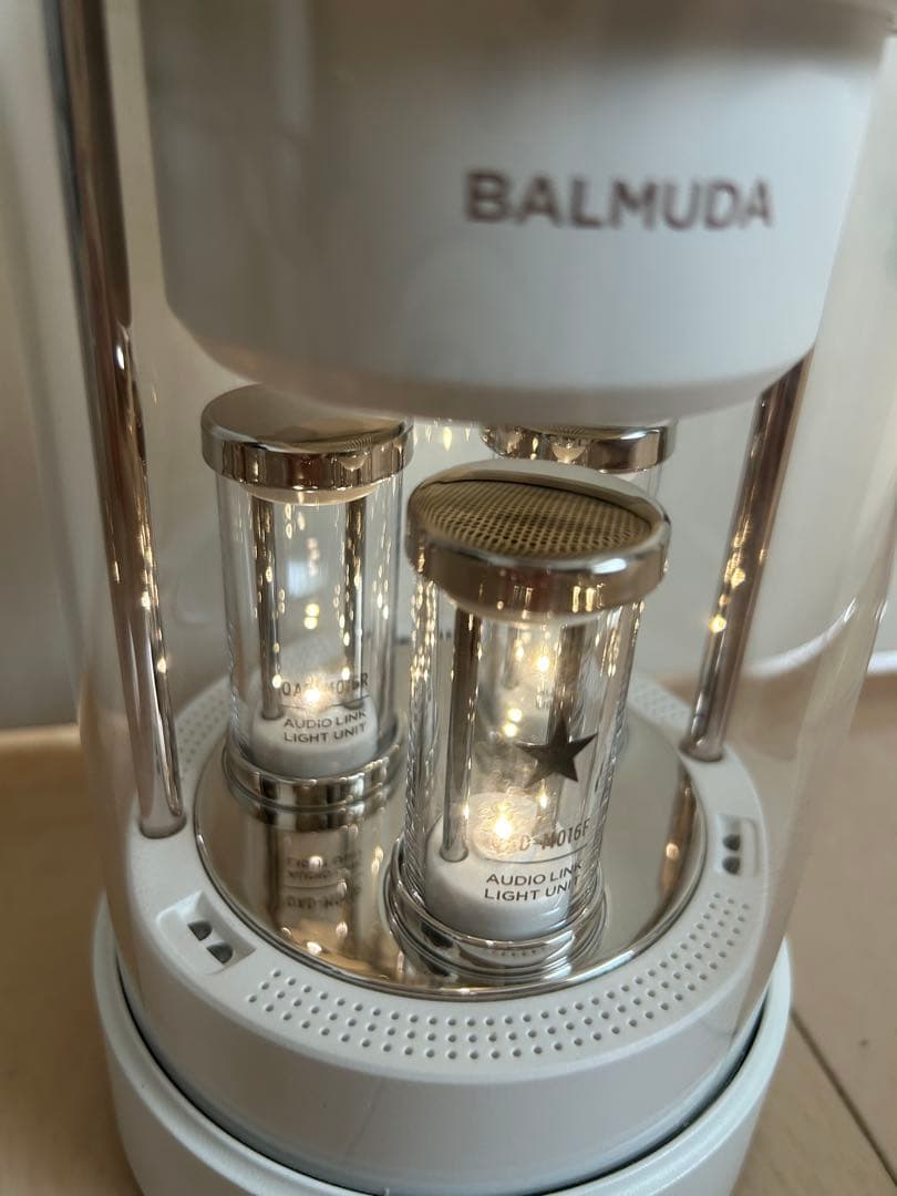 バルミューダ　BALMUDA　M01A-WH ワイヤレススピーカー 白