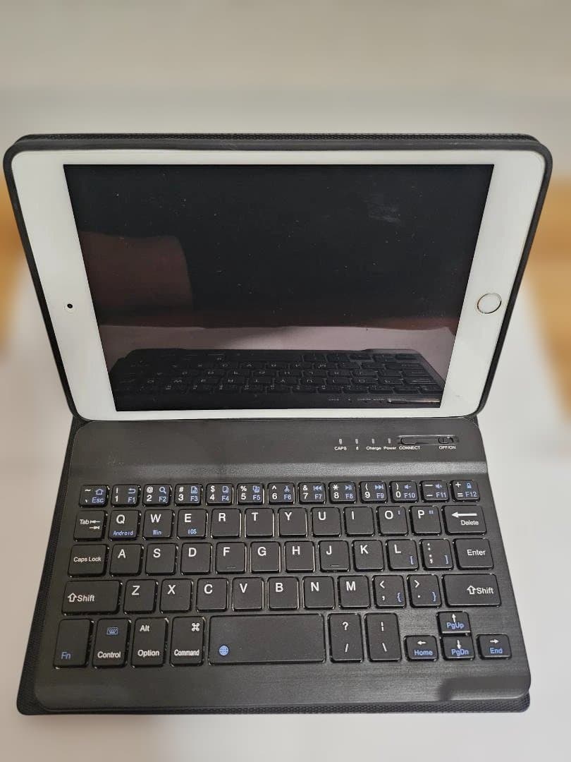 iPad mini 4 32GB ＋Bluetoothキーボード＋ケース