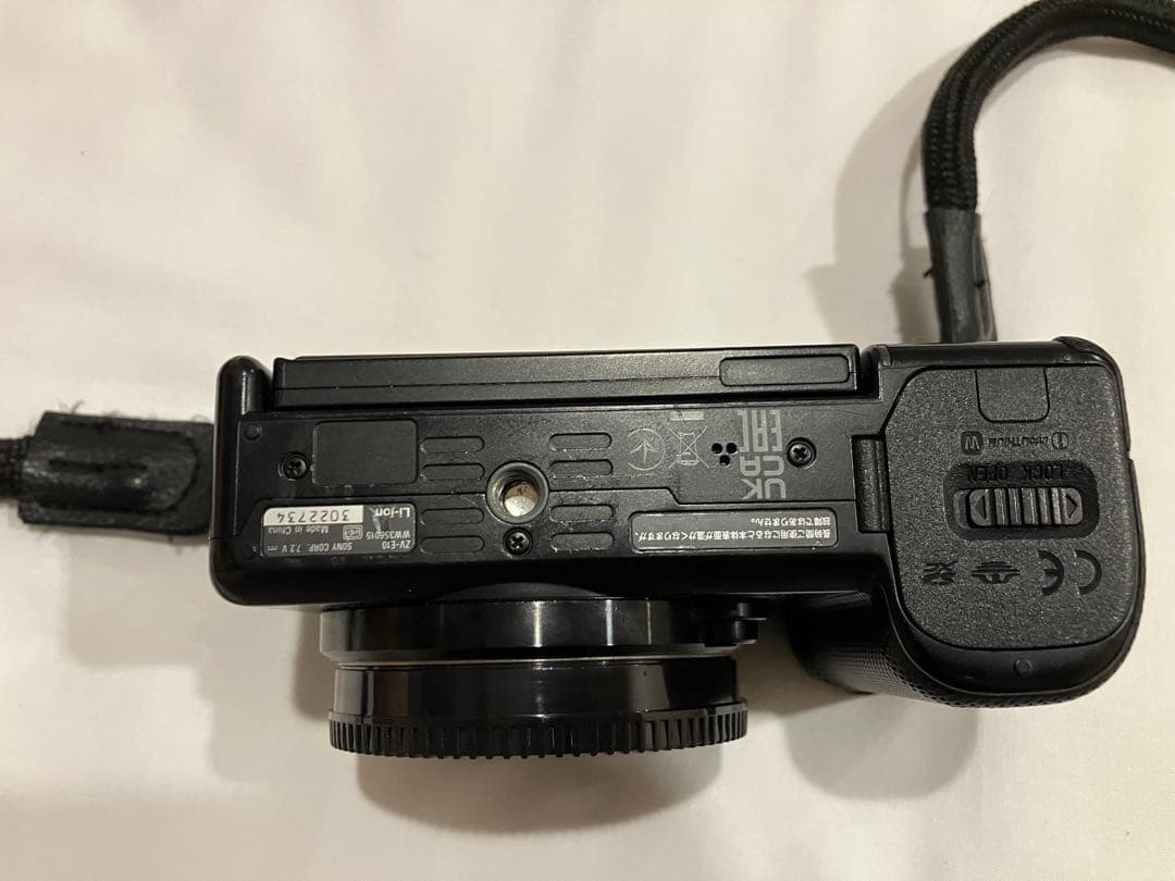 Sony ZV-E10 バッテリー×4個 マイク、充電器、ストラップ付き