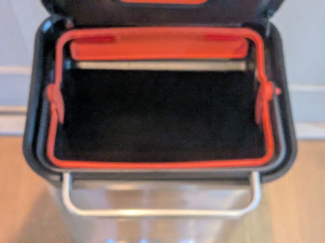 Joseph Joseph ペダル　ごみ箱　30l→90l 圧縮機能　ステンレス