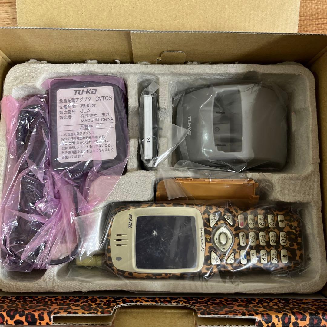 動作確認済み！浜崎あゆみ 携帯 TU-KA TT03 ヒョウ柄 ガラケー y2k