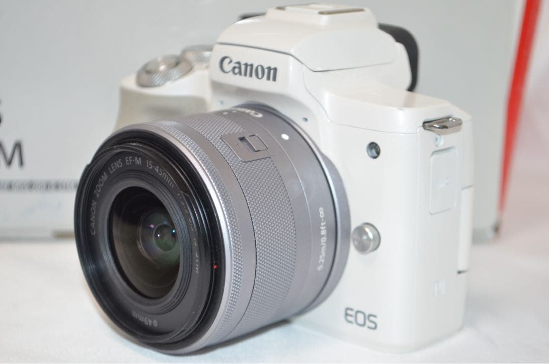 ★美品★お洒落ホワイト♪高性能ミラーレス！スマホ転送OK★キヤノン Kiss M