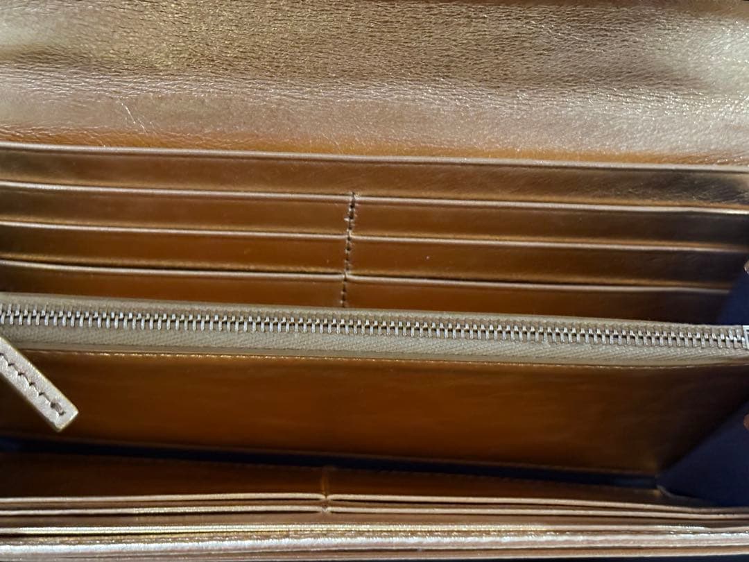 【FENDI 】ゴールド エンボス長財布