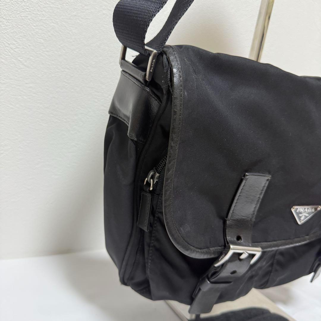 PRADA プラダ ショルダーバッグ メッセンジャー クロスボディ ボディバッグ