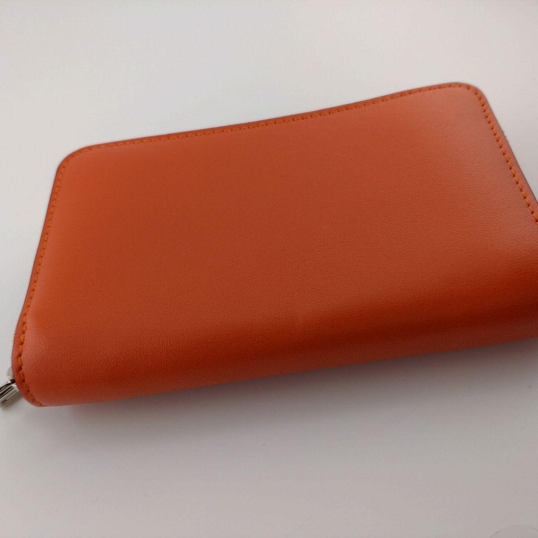 ロエベのカード、ケース