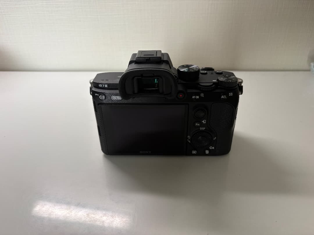SONY ミラーレス一眼カメラ α7III ズームレンズキットSEL2870)