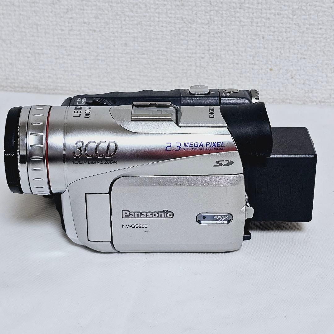 美品 パナソニック NV-GS200 デジタルビデオカメラ シルバー