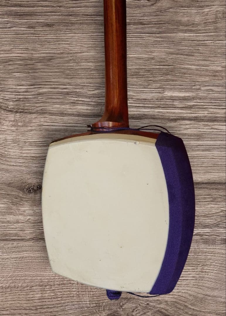 津軽三味線 皮破れ無し 糸巻き1本欠品