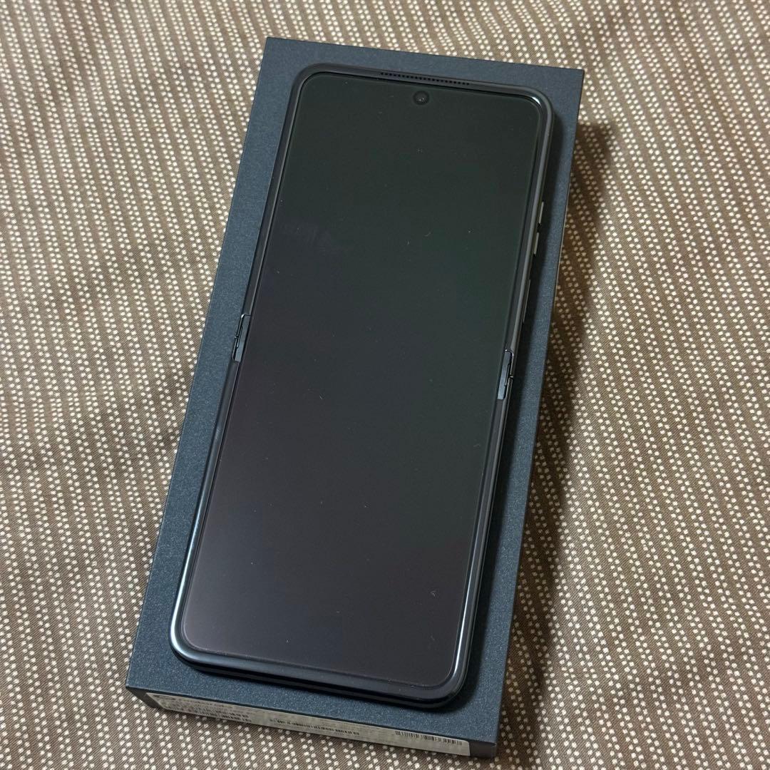 未使用品 Motorola razr 50