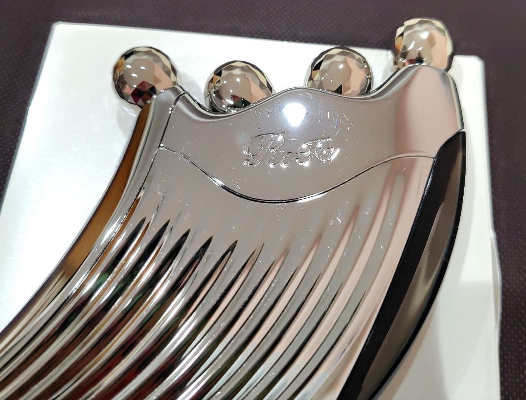 ReFa 4 CAXA RAY　フォーカッサ　シルバー　マイクロカレント　リファ