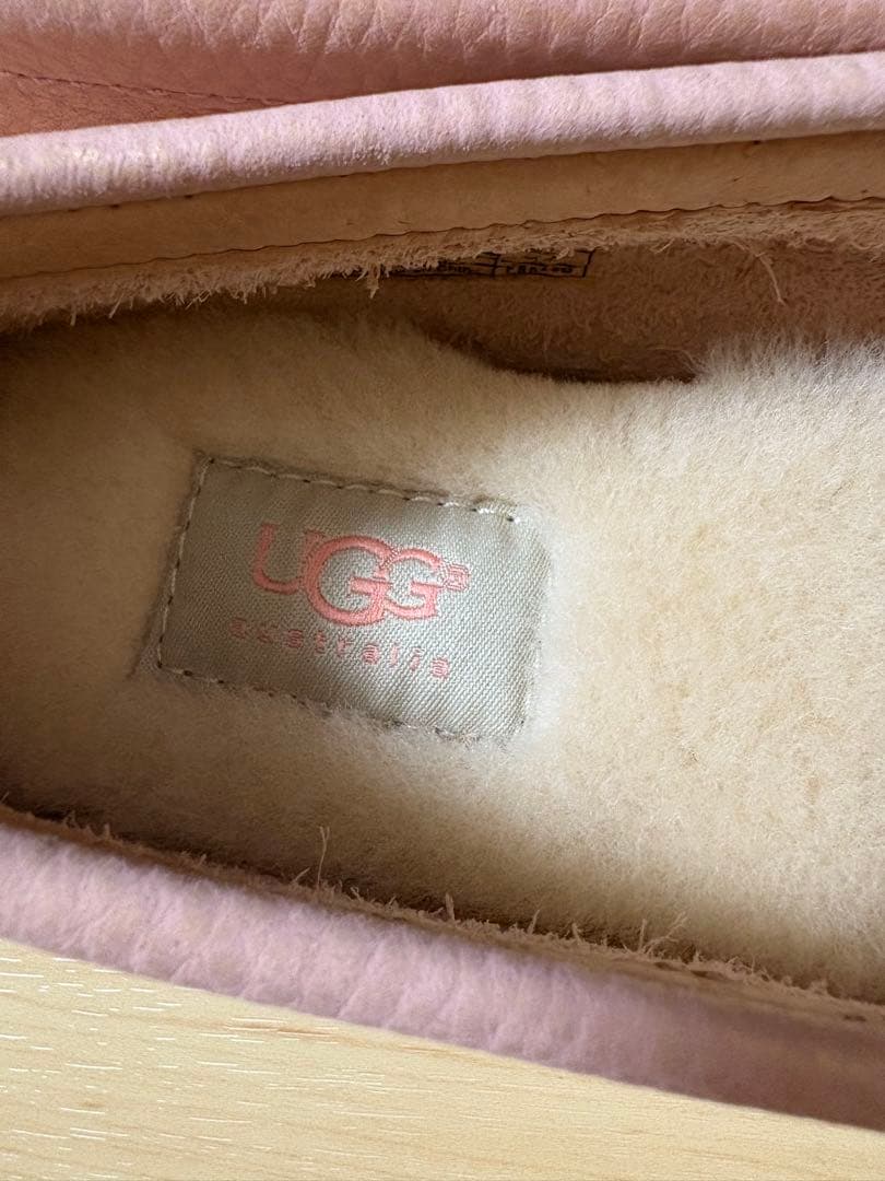 未使用品　UGG モカシン　ローファー