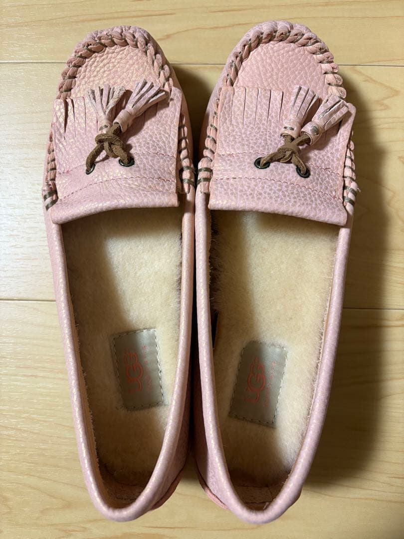 未使用品　UGG モカシン　ローファー