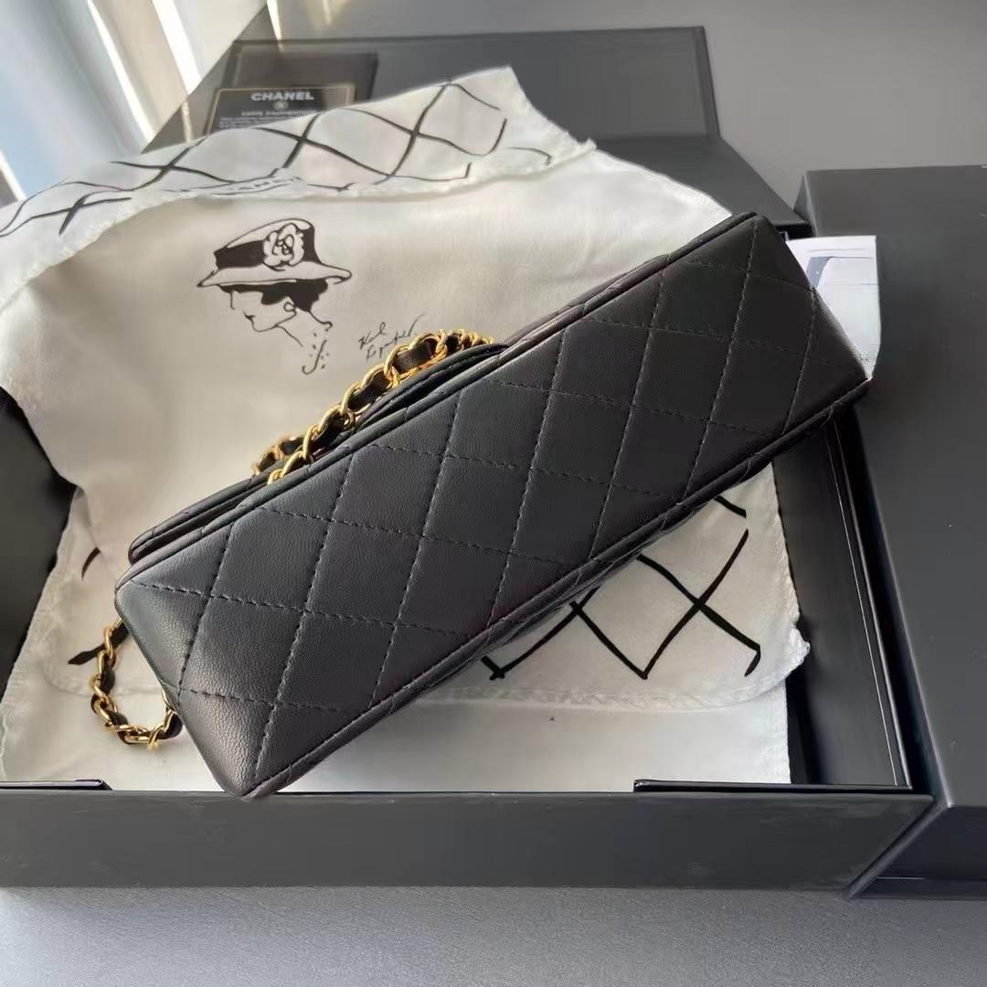 ブラックレザー ショルダーバッグ