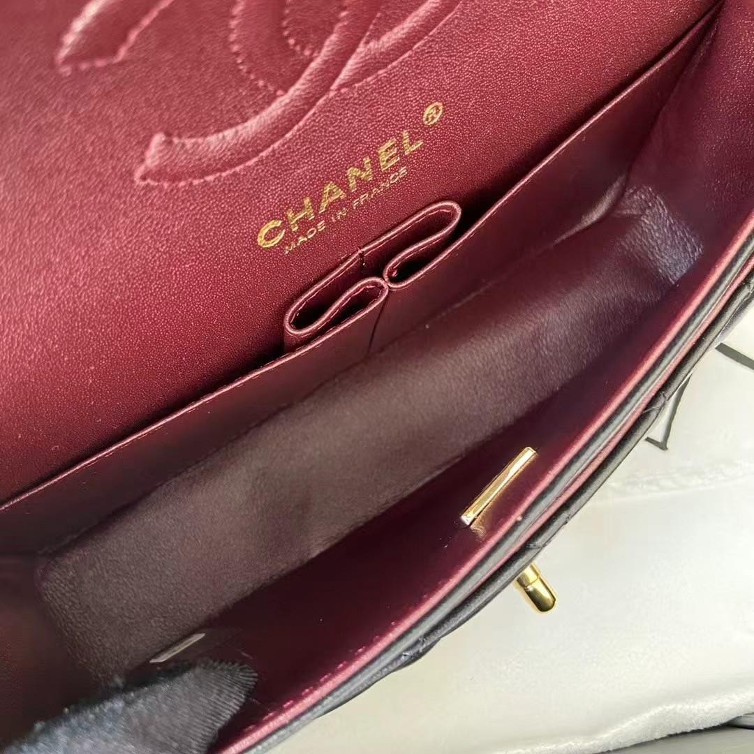 ブラックレザー ショルダーバッグ