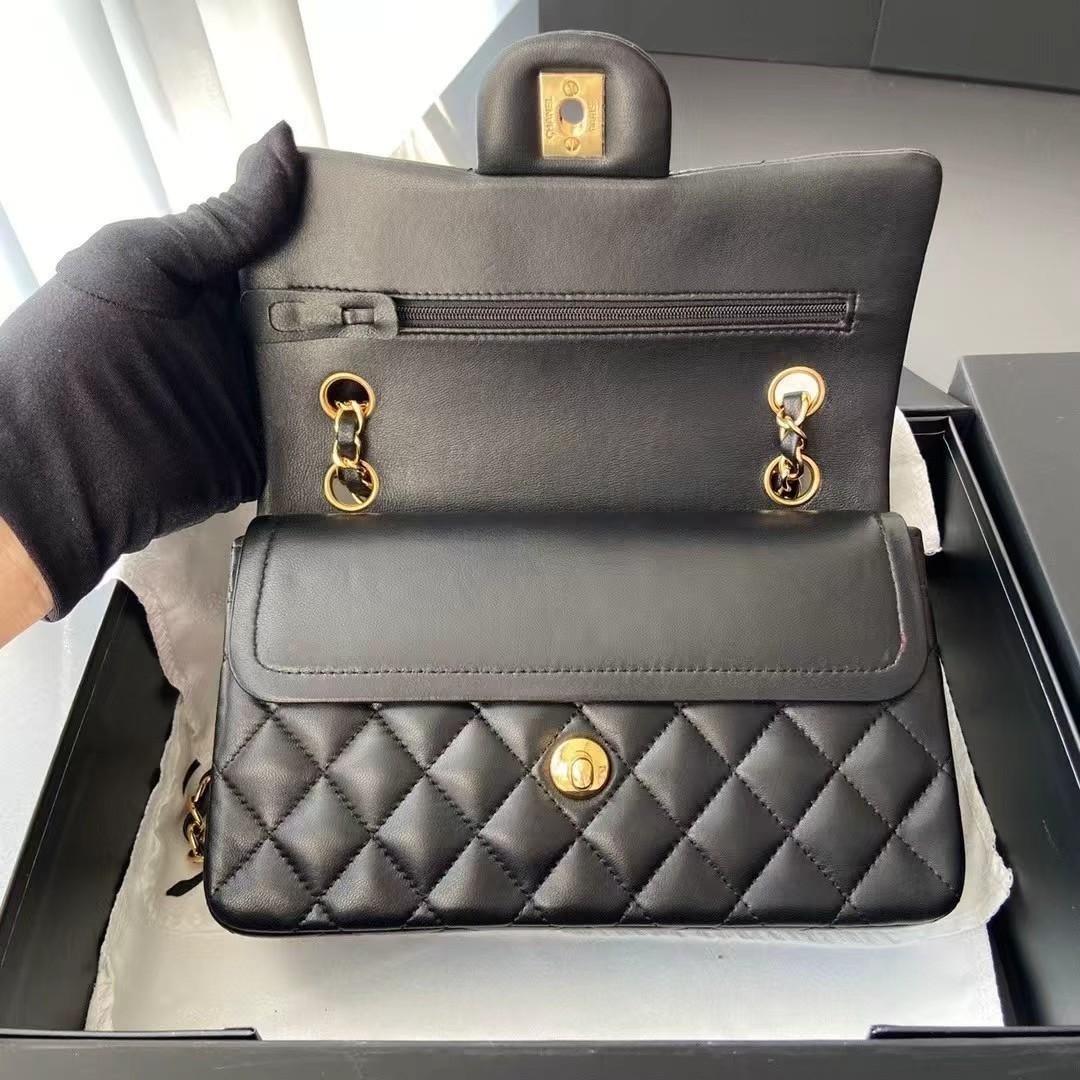 ブラックレザー ショルダーバッグ