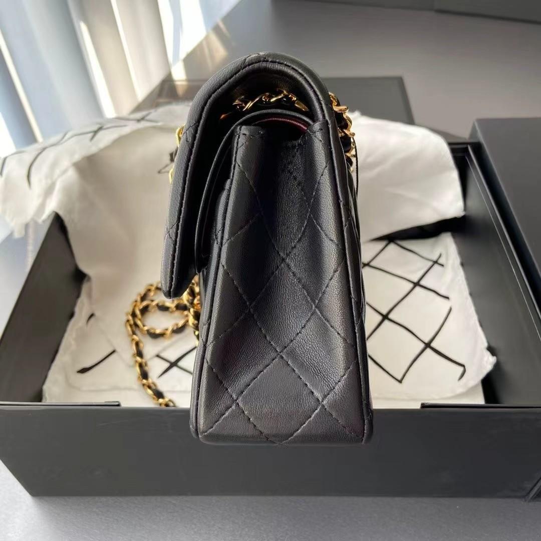 ブラックレザー ショルダーバッグ