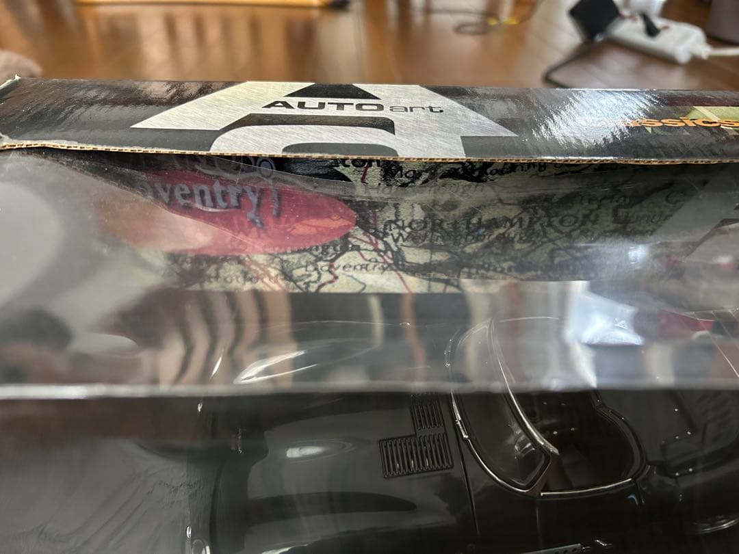 JAGUAR XKSS ダイキャストミニカー　1:18　スティーブ・マックイーン