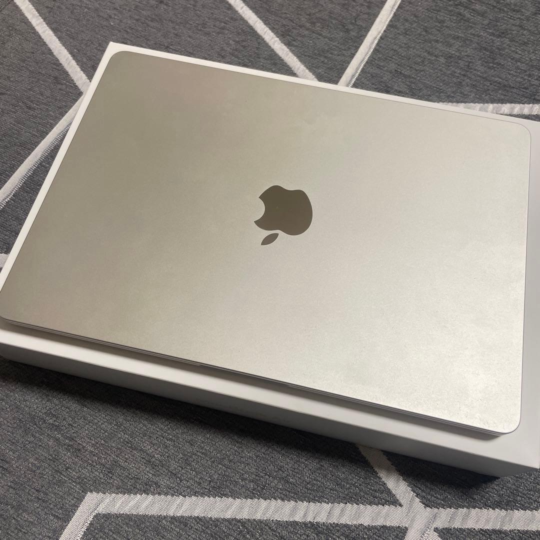 MacBook Air M2モデル　13インチ