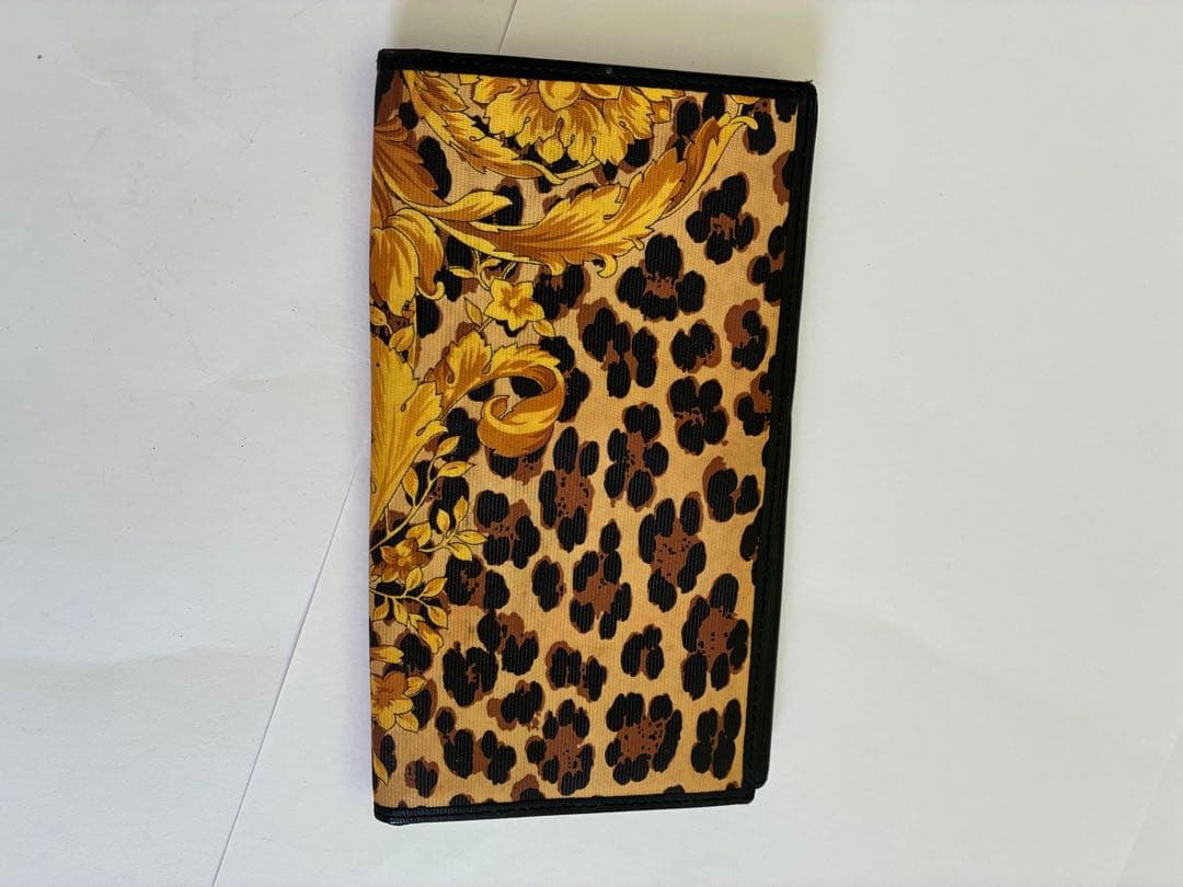 ヴィンテージ　ジャンニ・ヴェルサーチ　長財布