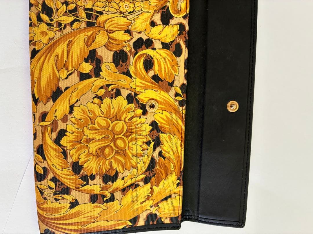 ヴィンテージ　ジャンニ・ヴェルサーチ　長財布