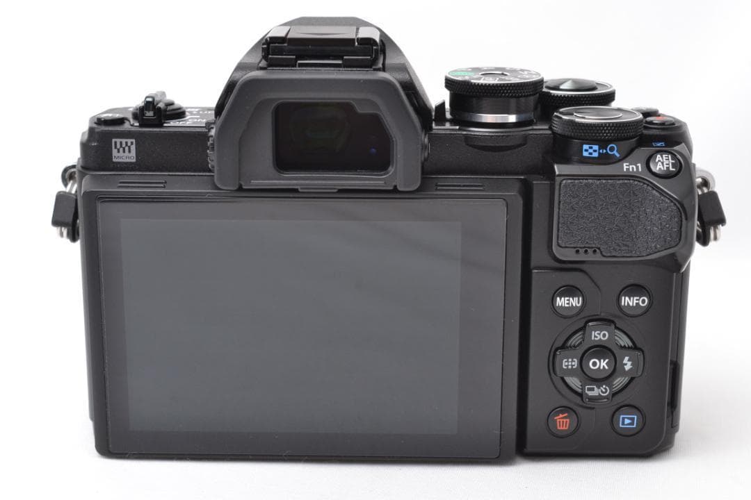 ■ ほぼ新品 ■ オリンパス　OM-D E-M10 Mark Ⅲ ダブルズーム
