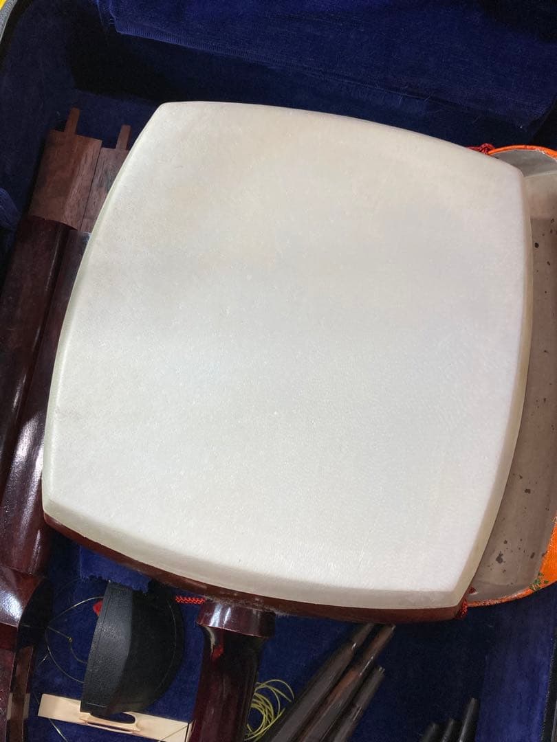 B0101）三味線 和楽器 高級三味線 桜柄金具 専用ケース付き 付属品付き