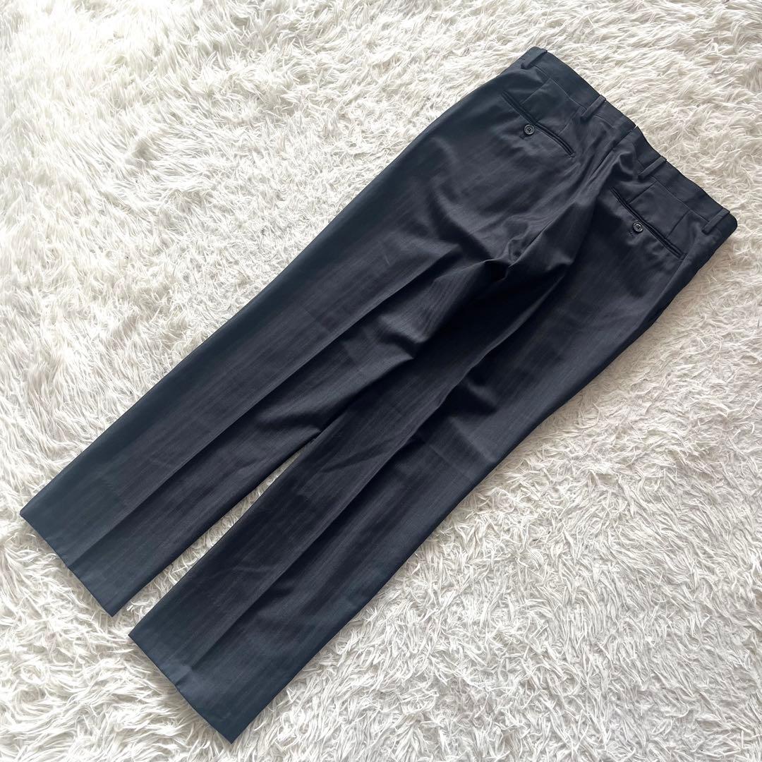 <極美品>LARDINI 新ロゴ ダークグレー ウールスーツ ブートニエール46