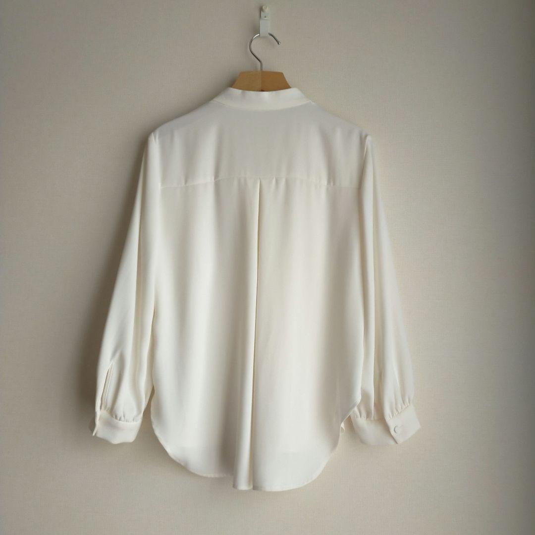 美品 ピンキーアンドダイアン2024 チェーンスタンドブラウス ホワイト 38