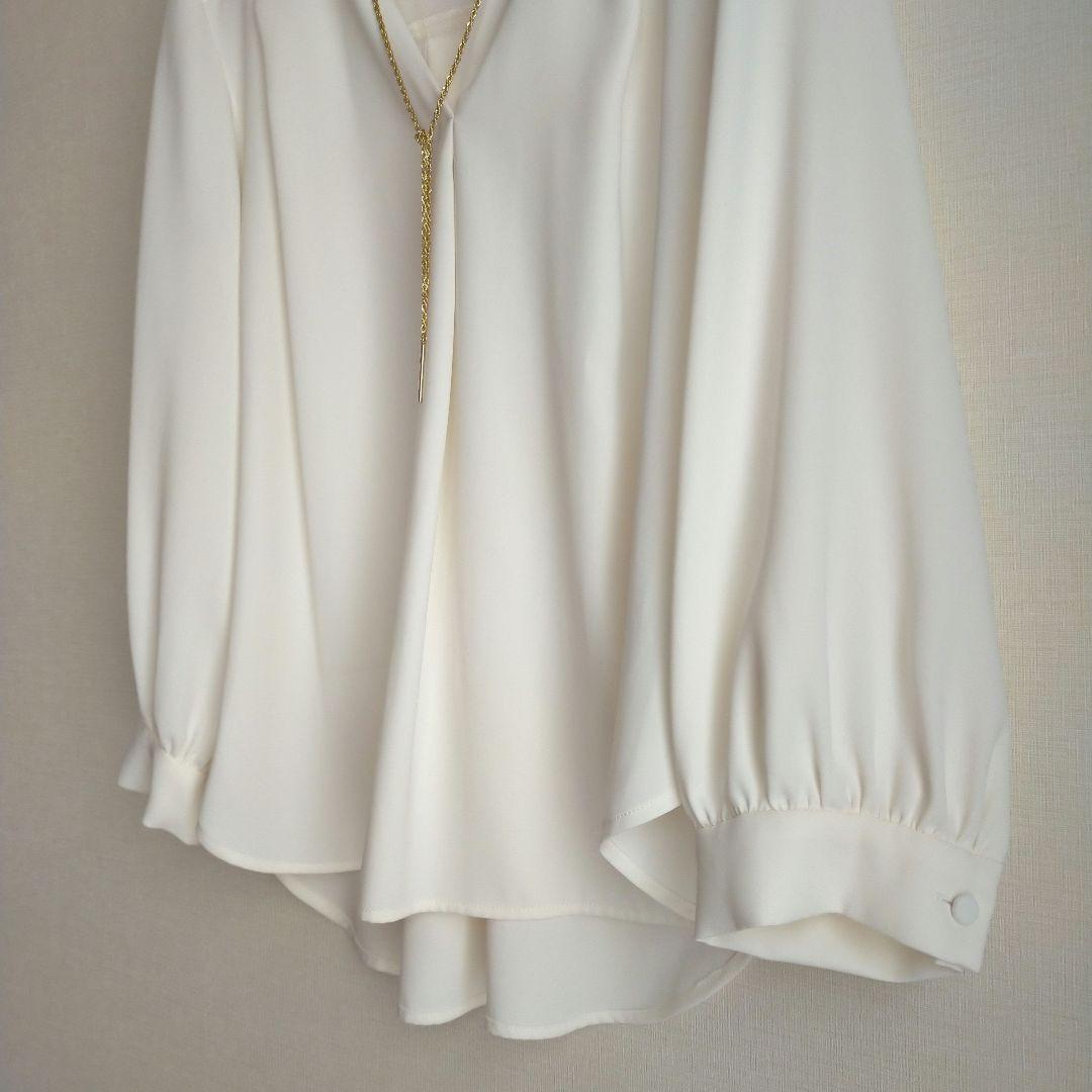 美品 ピンキーアンドダイアン2024 チェーンスタンドブラウス ホワイト 38