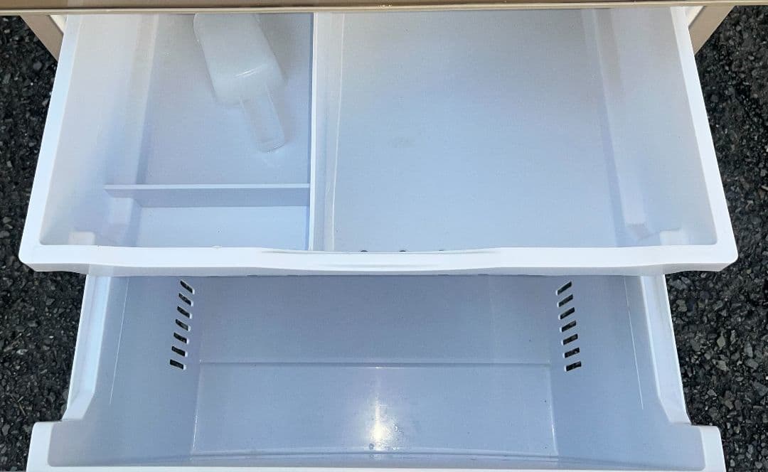 日立大型3ドア冷凍冷蔵庫265Lドアアラーム真ん中野菜室自動霜取り機能付19年製