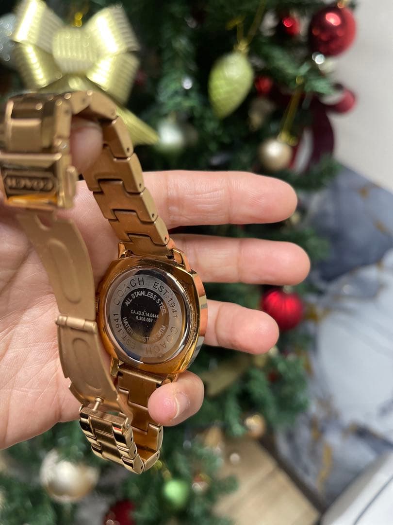 Cacharel ゴールド 腕時計 ステンレスバンド