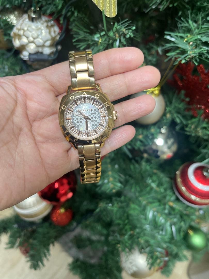 Cacharel ゴールド 腕時計 ステンレスバンド