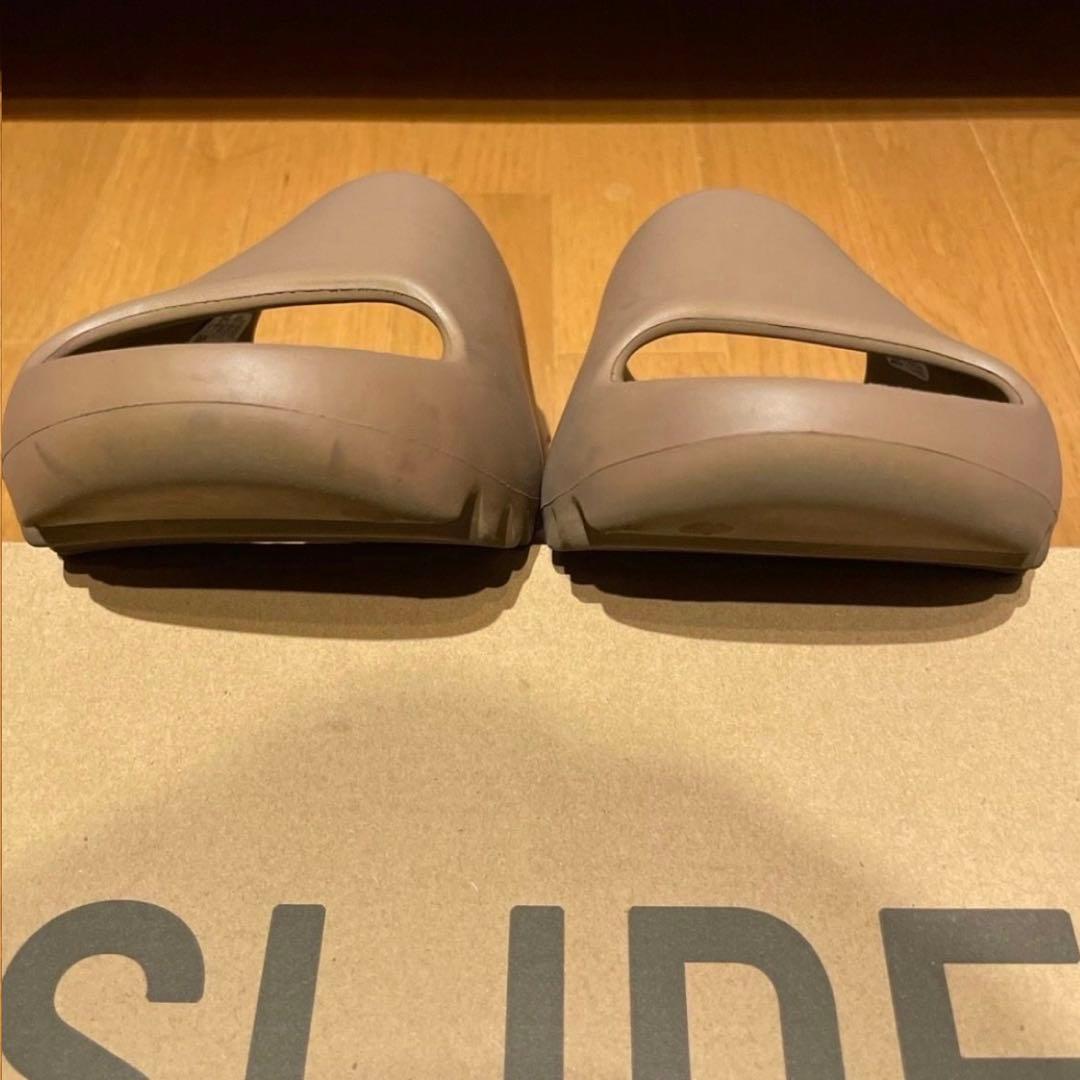 靴 adidas YEEZY Slide \"Core\" 25.5