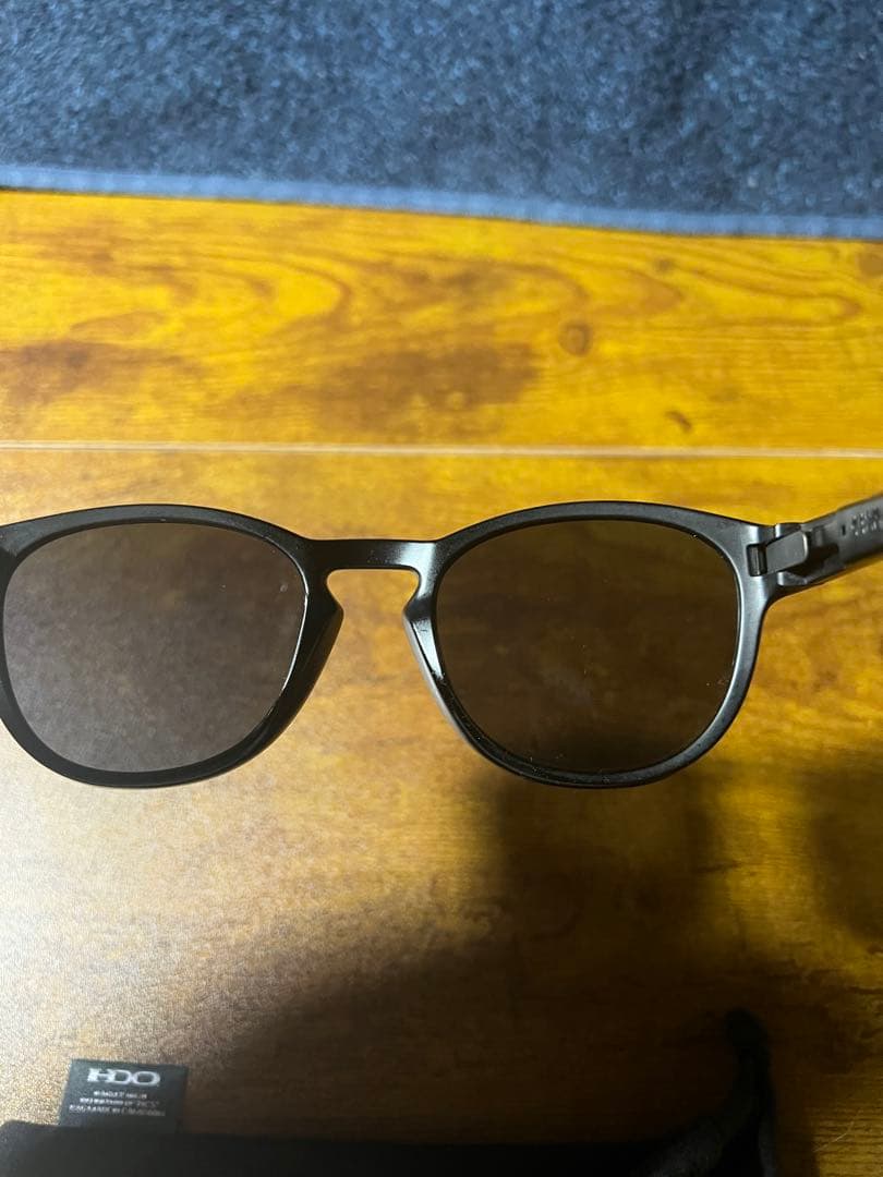 Oakley Latchブラック サングラス