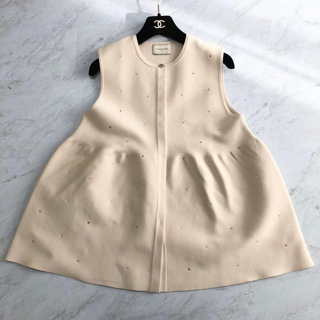 未使用級❤️ユナイテッドアローズ　マルチビジュー ニットベスト　ジレ　ベージュ