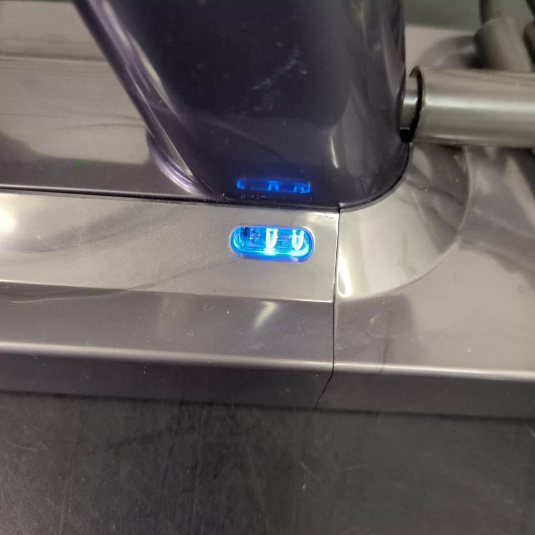 ☆dyson　V8オリジン　SV25　コードレスクリーナー　ダイソン