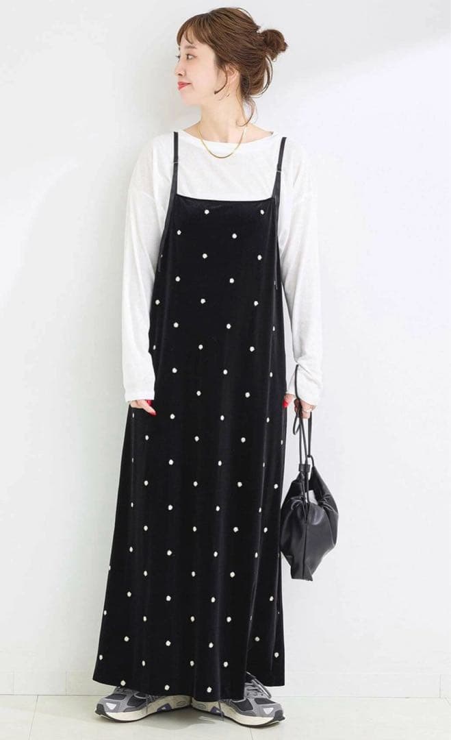 め*ま様 ベーセーストックベロアフラワー刺繍ワンピース